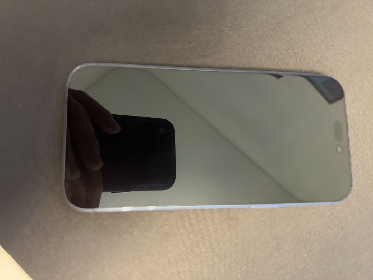 Apple Portables: iPhone 17 pro Max 1TB deep bleu – Neuf (Voir description) à Givisiez par sam-1994 2