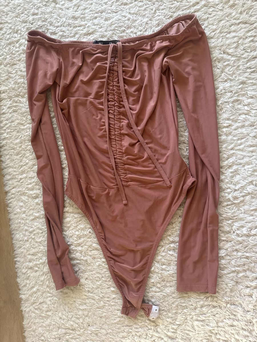 Top: Missguided Body Langarm Rosé Grösse 36 – Nuovo (secondo la descrizione) da Liestal venduto da isa_8y72 9