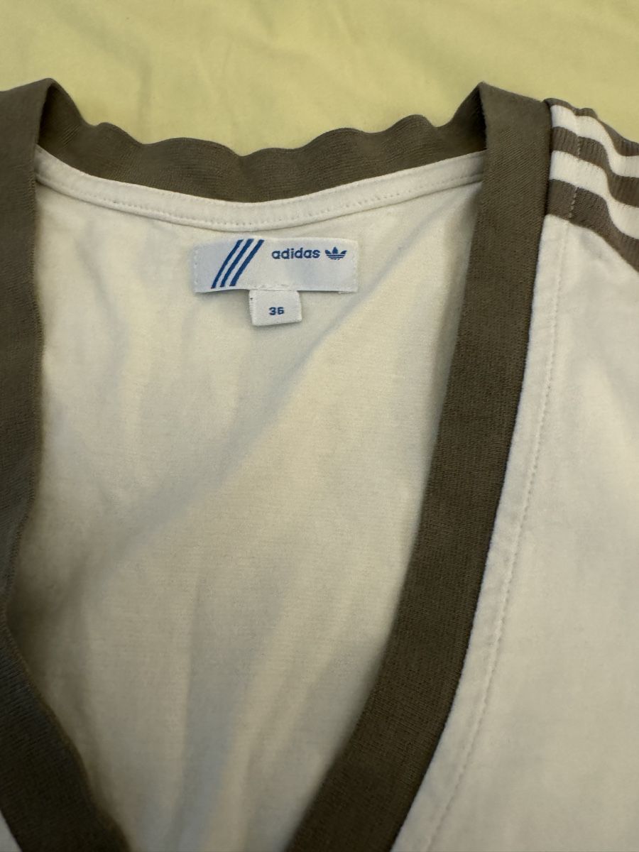 T-shirt: Addidas Vintage shirts – Usato da Basel venduto da sch_9g6x 2