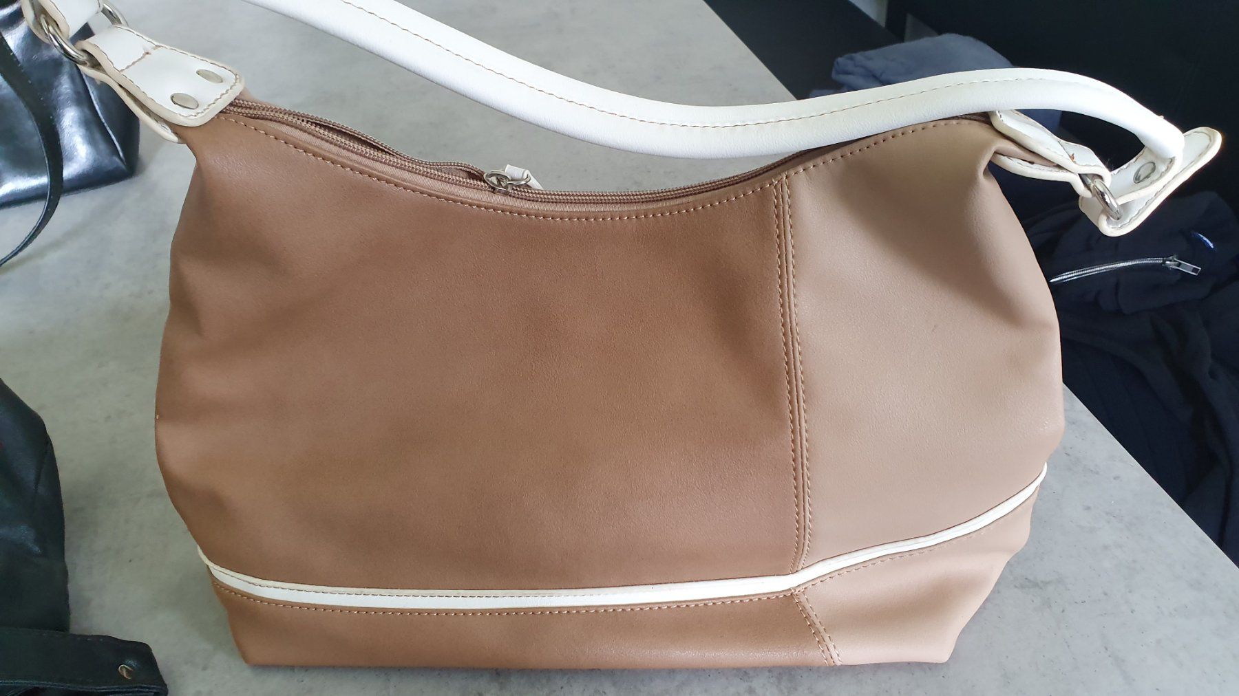 Sacs femmes: Handtasche – D'occasion à Freienstein par Widder11 5