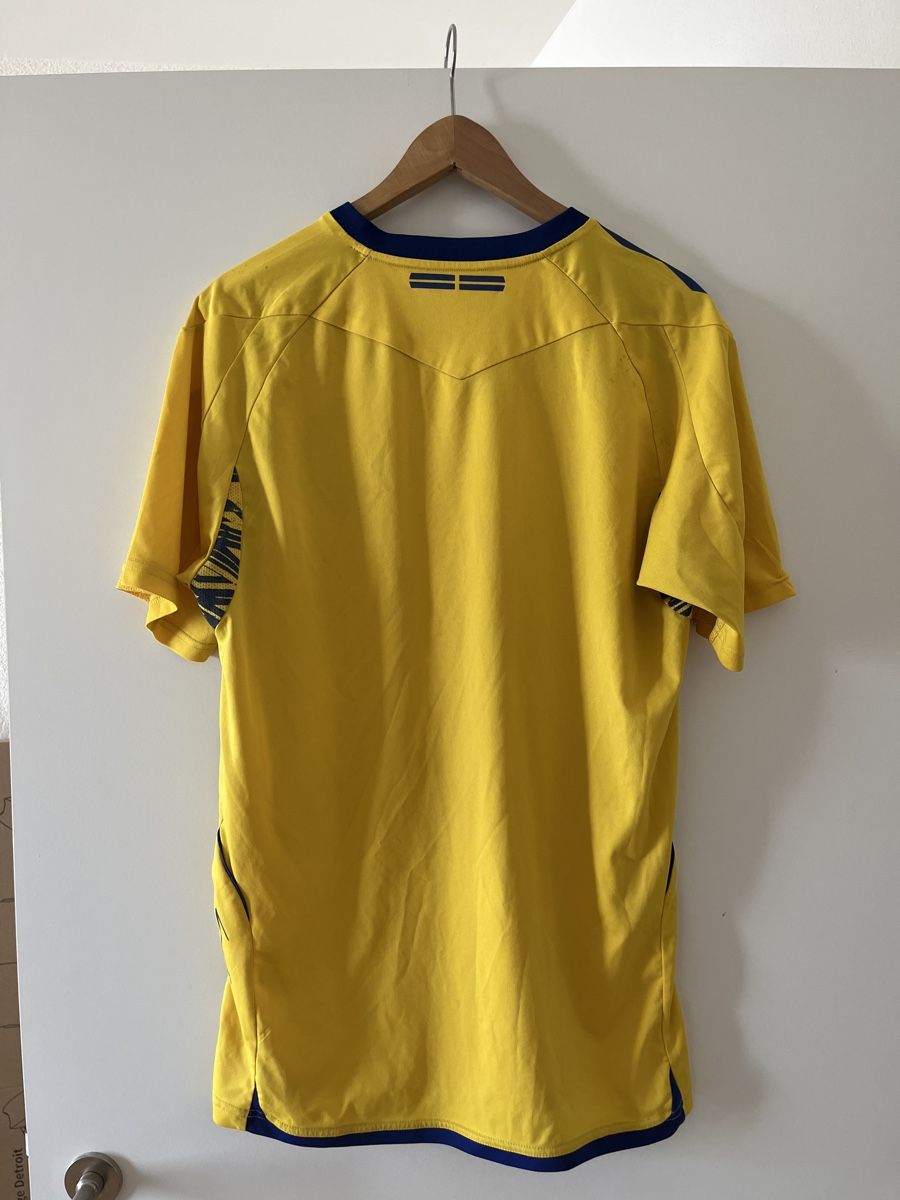Leibchen & Hosen: Fussball Trikot Schweden  – Gebraucht aus Allschwil von MaloseS08 3