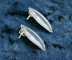 Ohrstecker blattförmig 925-er Silber