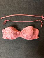 Korallfarbenes Bikinioberteil