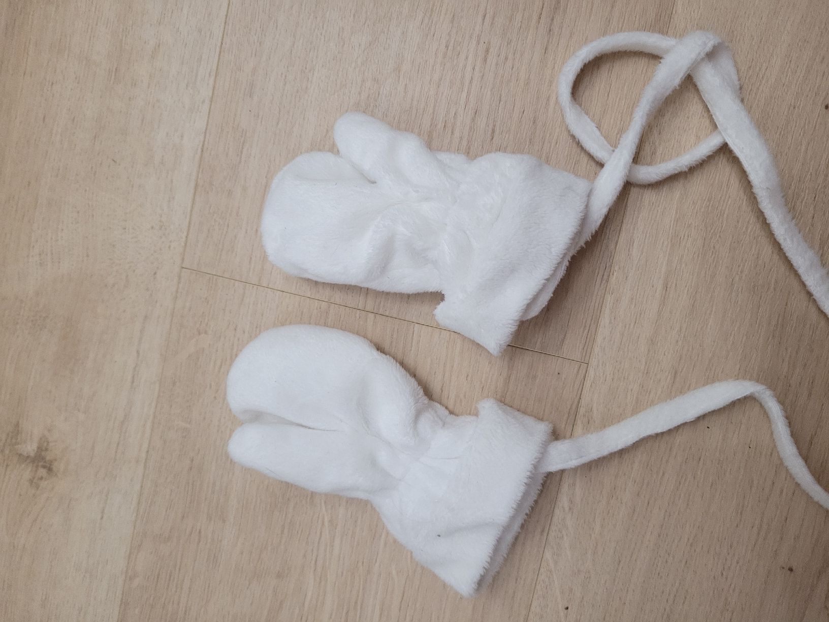 Gants: Handschuhe 6 Monate – D'occasion à Lupsingen par sta_wgg5 2