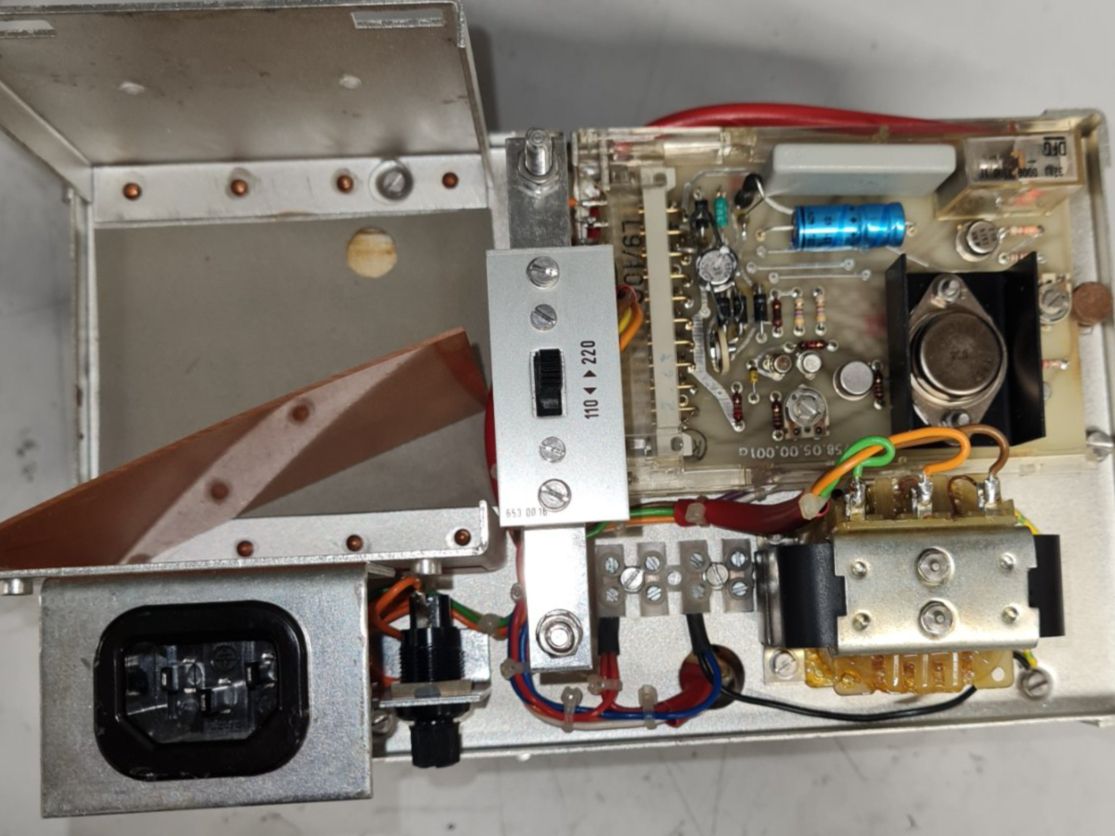 Misurare: High-Voltage Tester HV-TESTER T94/4 – Usato da Horw venduto da Arta20000 5
