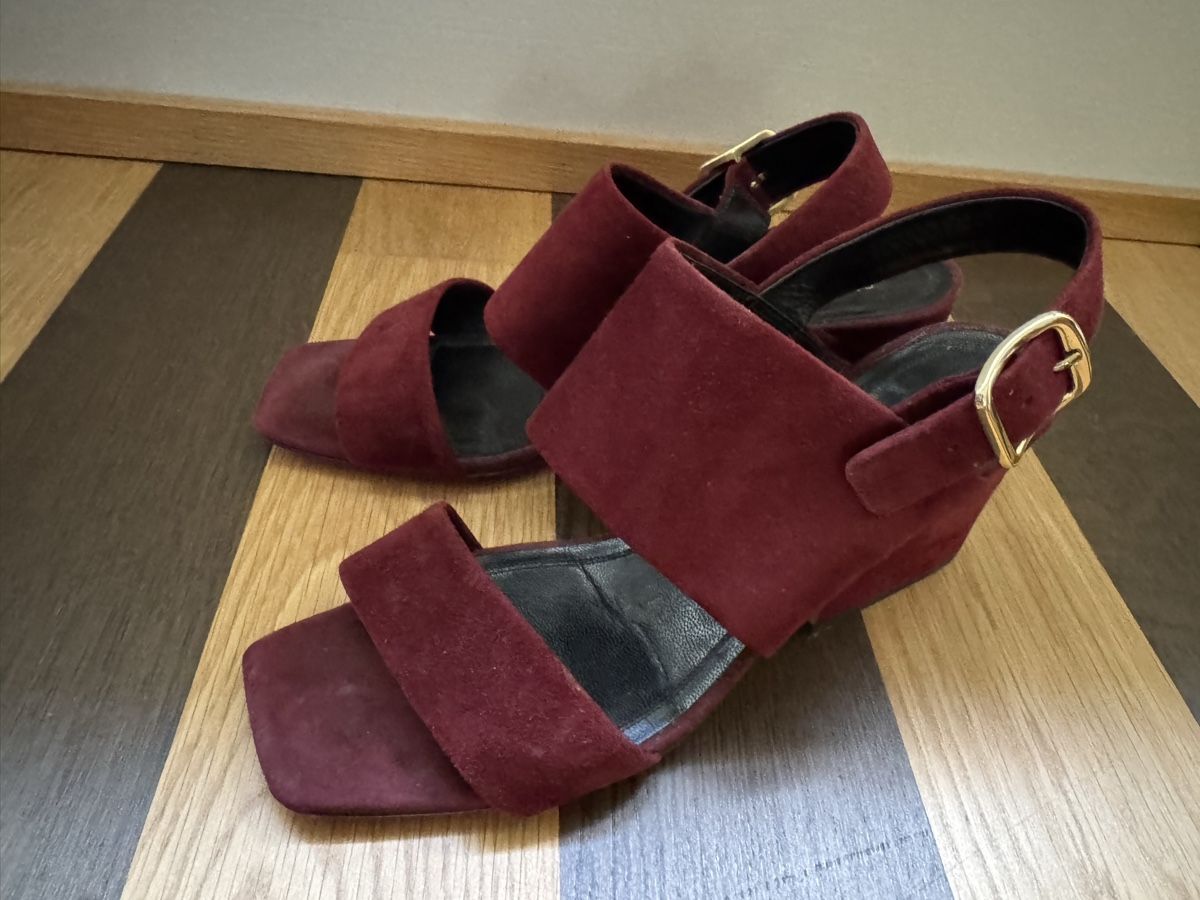Celine Damenschuhe: Old Celine Sandals 39 – Gebraucht aus Herrliberg von kat_f5dd