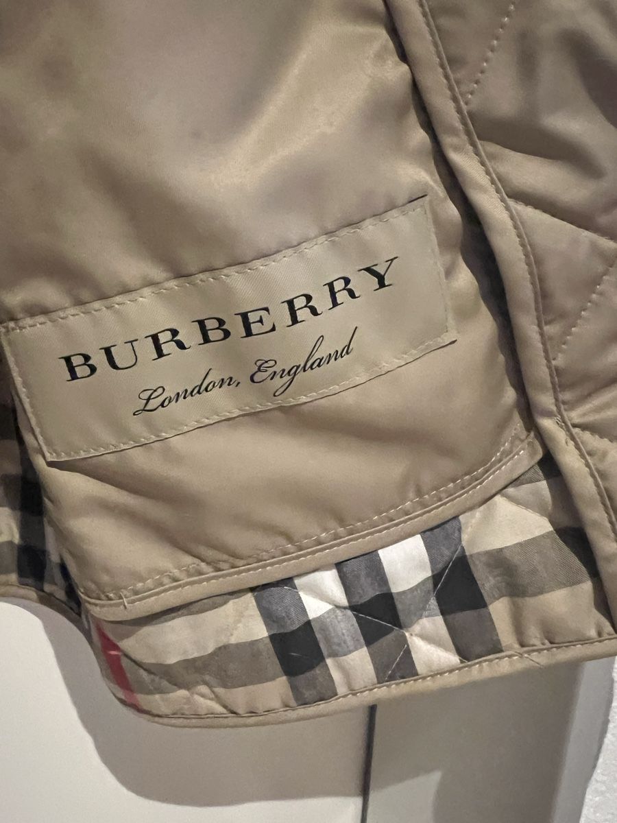 Burberry Giacche: Neuwertige original Burberry Damen Jacke – Nuovo (secondo la descrizione) da Bülach venduto da Blueyvi 1