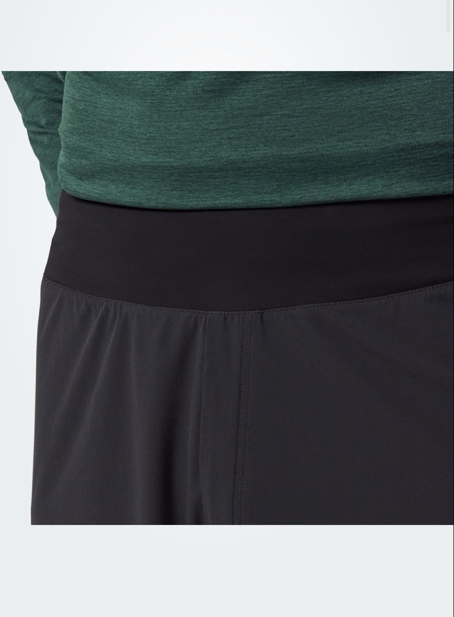 Pantaloni: On Running Lightweight shorts taille S – Nuovo (secondo la descrizione) da Champlan venduto da YForter 3