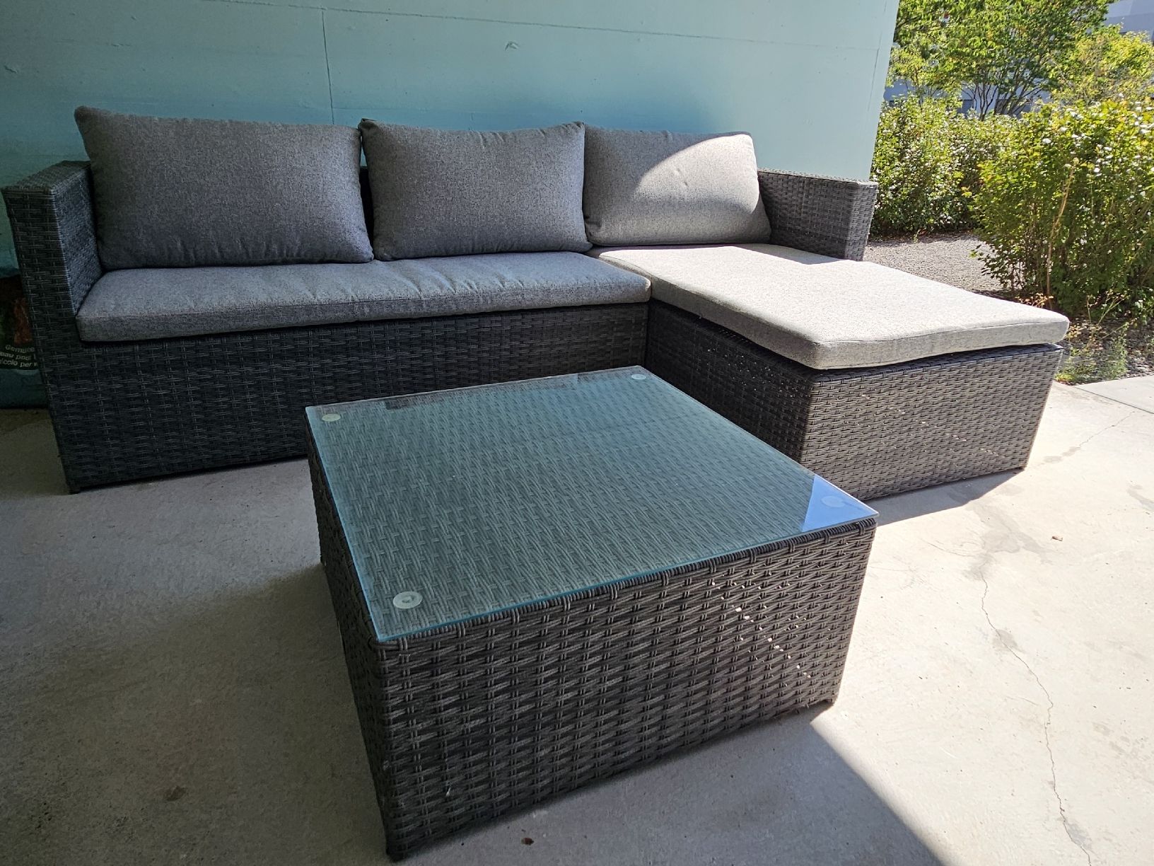 Sofas: Gartenlounge mit Tisch – D'occasion à Bern par Sabulise