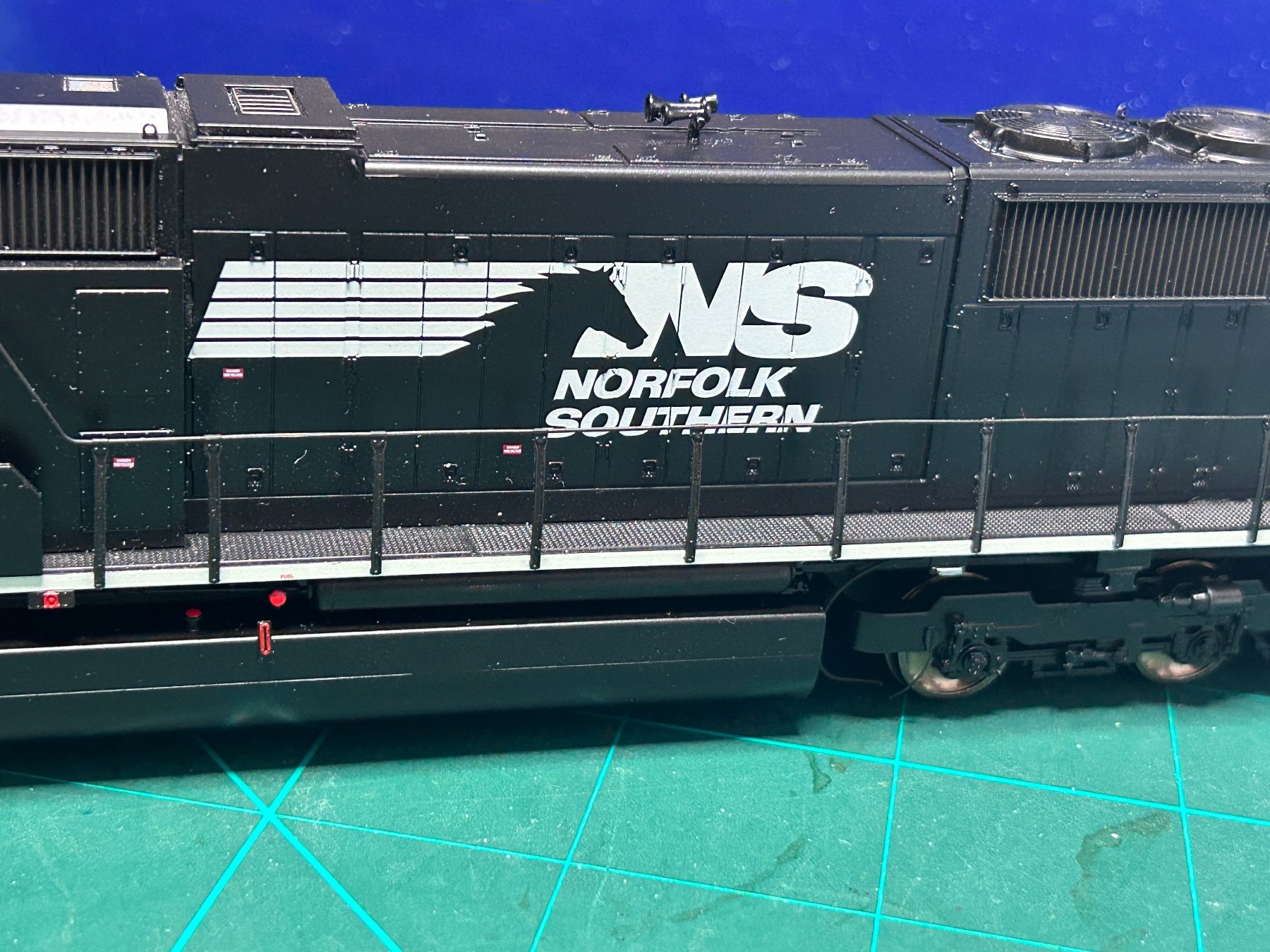 Athearn Modelleisenbahnen: EMD SD75M Norfolk Southern – Neu (gemäss Beschreibung) aus Leuzigen von pierrot-ho 3