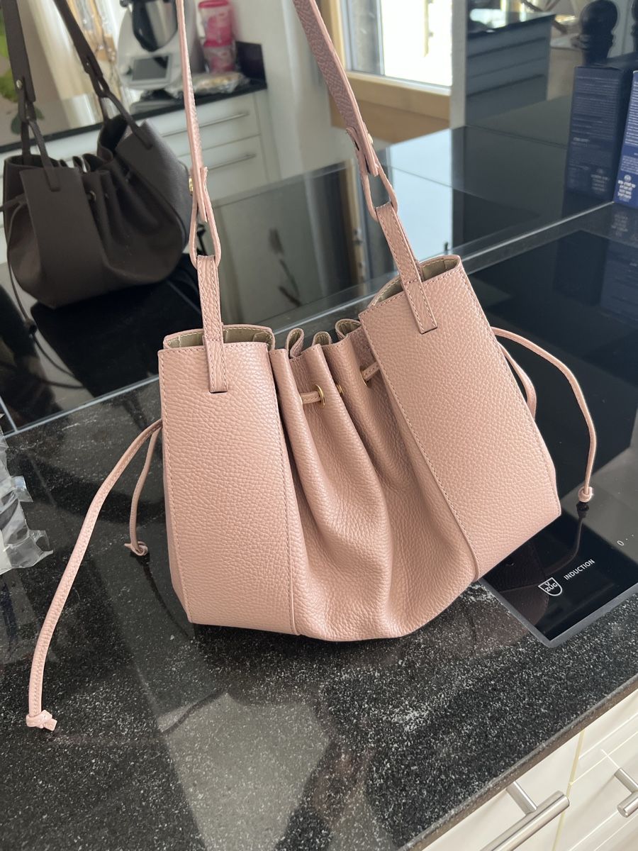 Sacs femmes: Ledertasche altrosa – D'occasion à Aeschi b. Spiez par Spatzumuus1 1