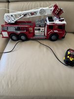 Grosses Feuerwehr Auto mit Fernbedienung zu verkaufen