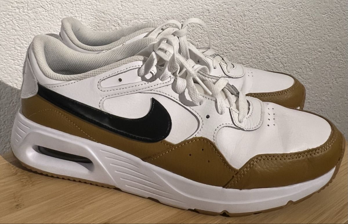 Nike Chaussures hommes: Baskets Nike air – D'occasion à St-Pierre-Clages par ste_xk6p 2