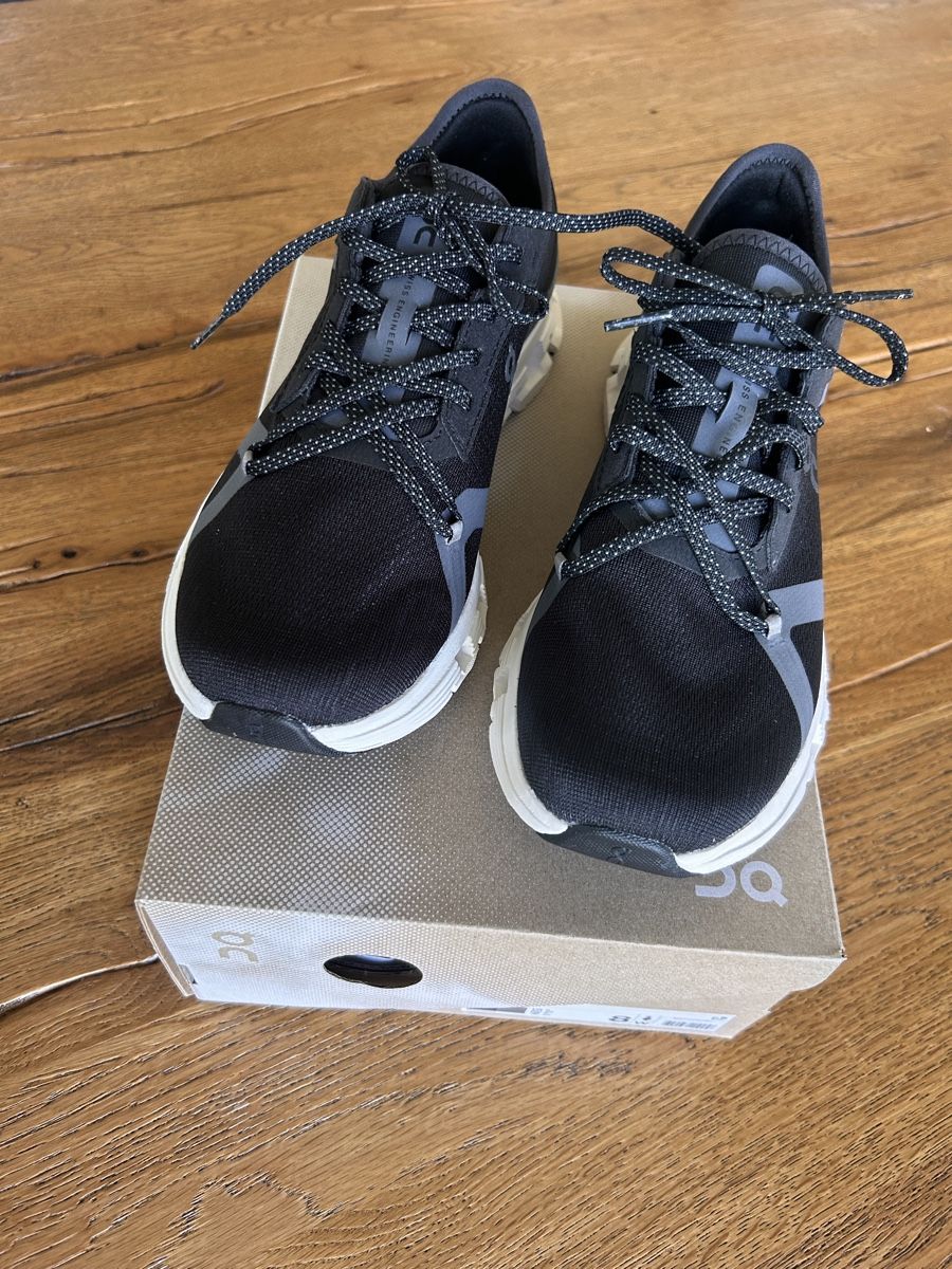 On Scarpe da donna: On Cloud X 4 AD, Gr.39, neu, Schwarz – Nuovo (secondo la descrizione) da Kehrsiten venduto da fot_55m5