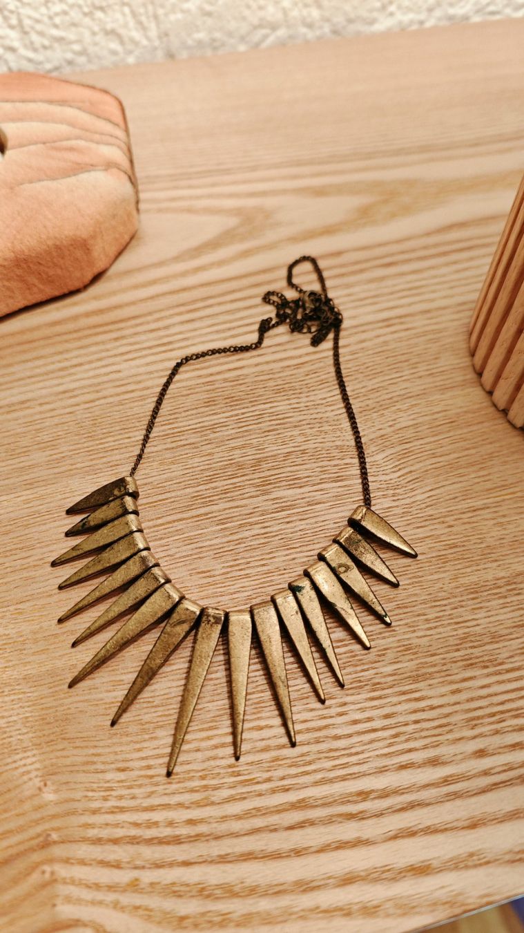 Colliers: Collier – D'occasion à Hermenches par kar_zj5h
