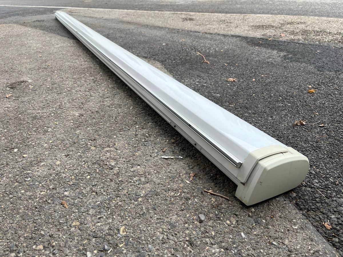 Thule Tende da sole: Thule Omnistor 5200 400 x 250 cm – Usato da Stetten AG venduto da Ptimes 2