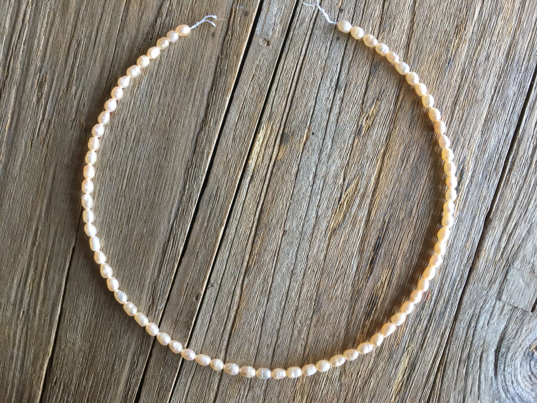 Catenine: PERLEN  KETTENSTRANG  PERLEN ca. 6x4mm  LÄNGE 38cm – Nuovo e nell'imballaggio originale da Aesch ZH venduto da LiquidAktion 2