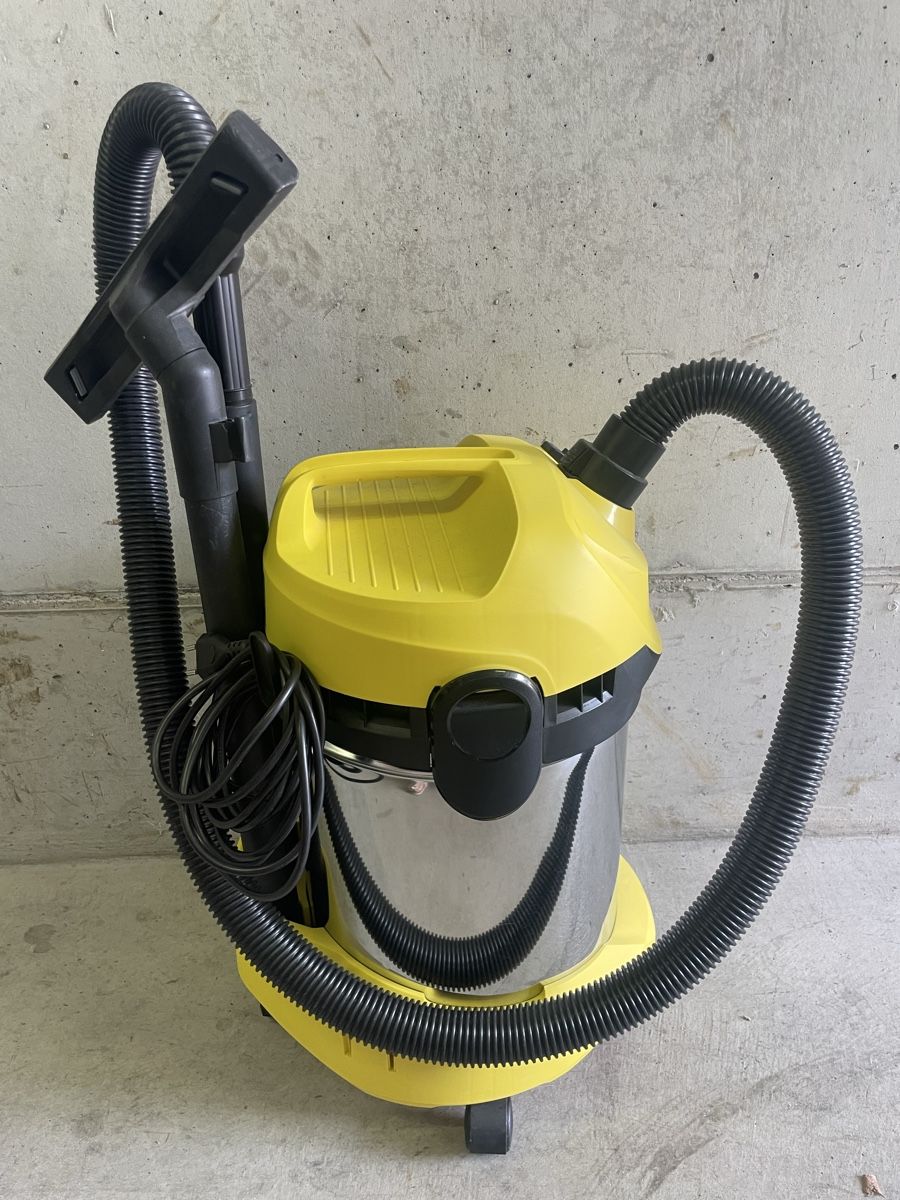 Kärcher Aspirapolveri & Accessori: Kärcher WD 2 Premium Staubsauger – Nuovo (secondo la descrizione) da Winterthur venduto da Celine_6 1