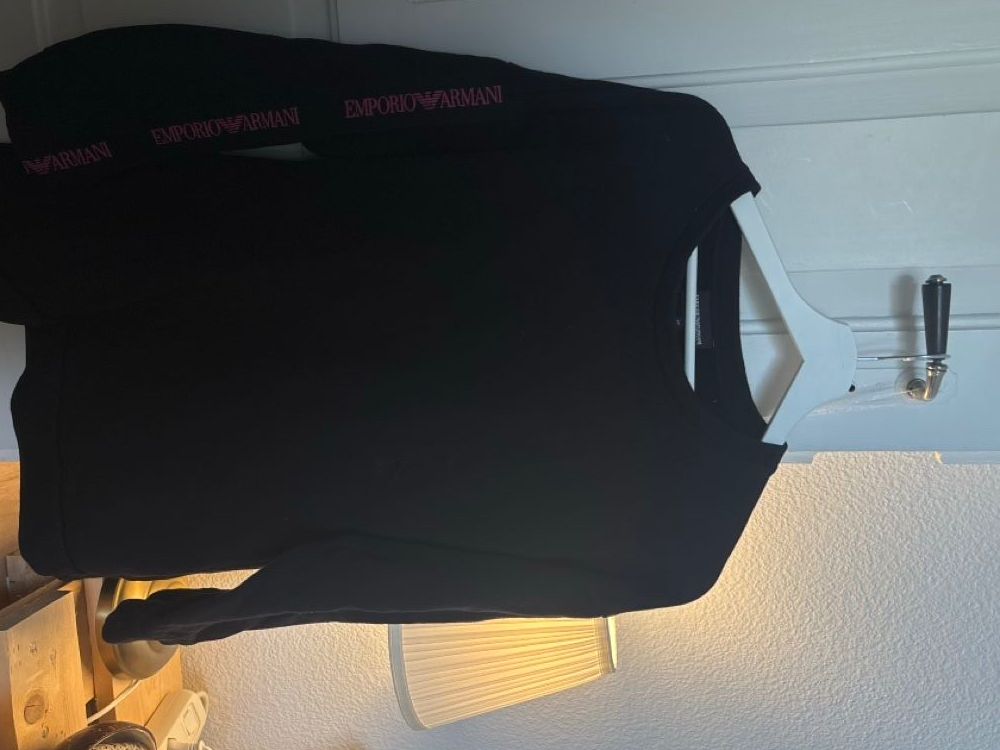 Armani Maglioni & Felpe: Emporio Armani Pullover schwarz Grösse 42 – Usato da Wallisellen venduto da lea_k9fx