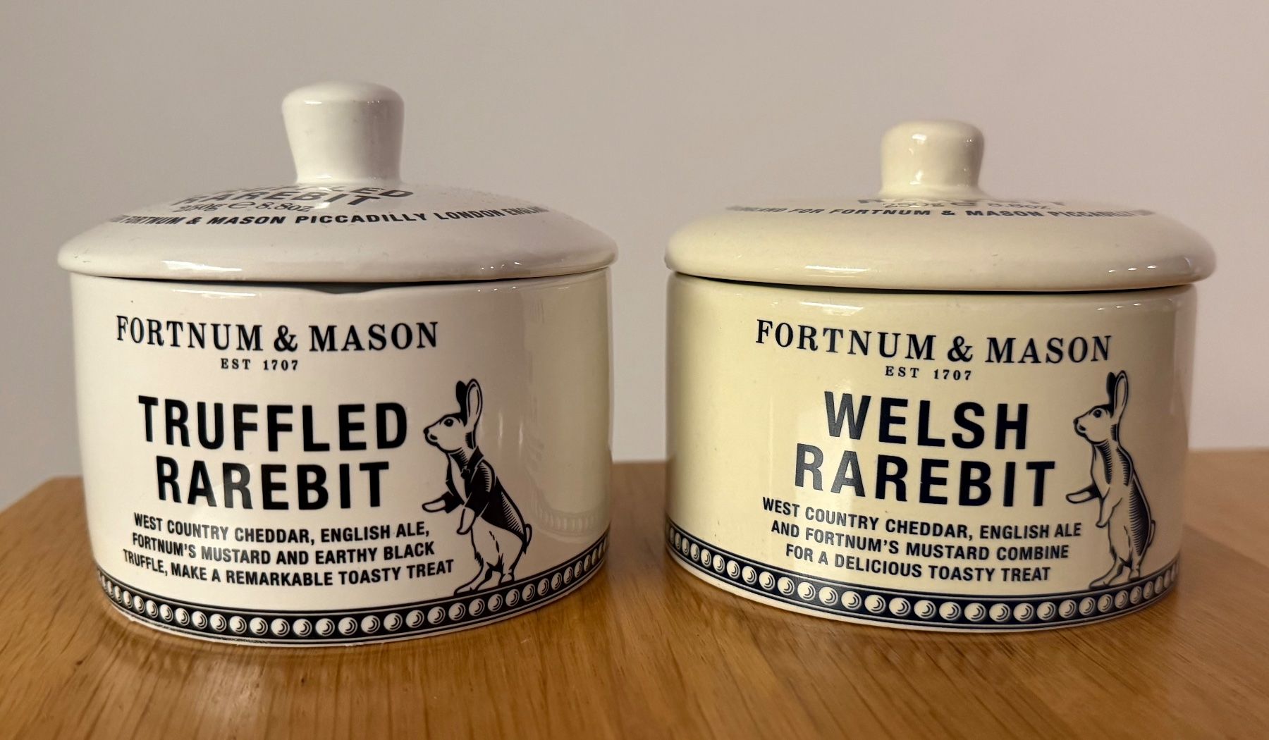 Töpfe: 2 Fortnum & Mason Rarebit Toepfe mit Deckel – Gebraucht aus Basel von Rouge.