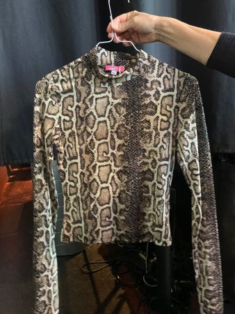 Tolles Langarmshirt von Missue im angesagten Schlangenmuster