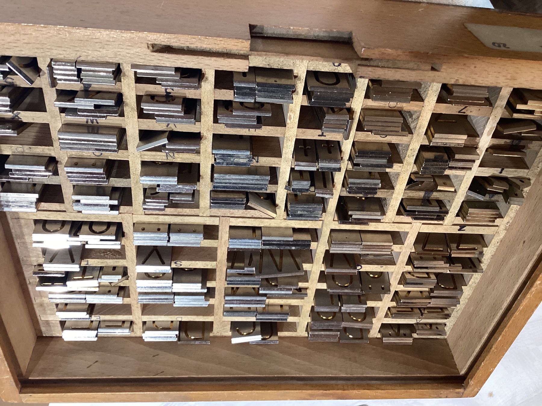 Tutte le macchine: Gravograph Schriftsatz 20 mm top – Usato da Bütschwil venduto da sru2005 1