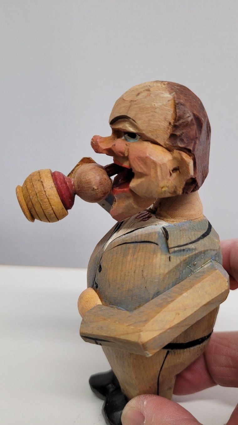 Skulpturen & Statuen: Biertrinker, geschnitzt – Neu und originalverpackt aus Brienz BE von P.Edelweiss 3