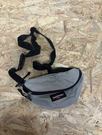 Eastpak Bauchtasche grau verstellbar guter Zustand