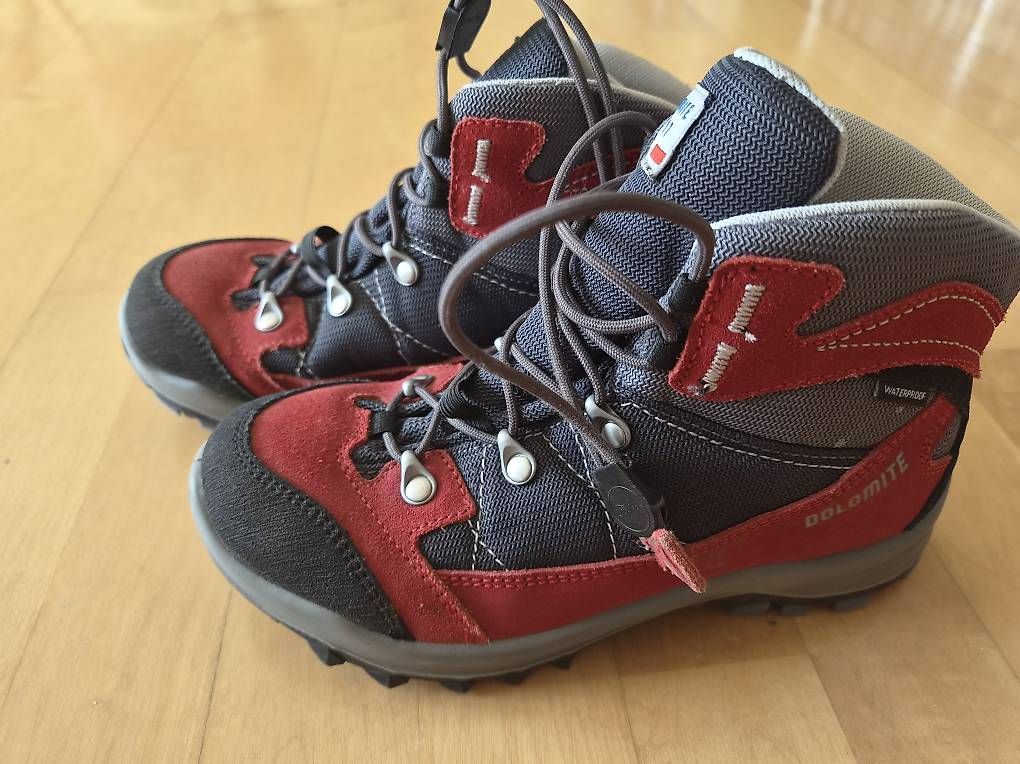 Dolomite Herrenschuhe: Neuwertige Dolomite Wanderschuhe, Gr. 33 – Gebraucht aus Russikon von i_laura