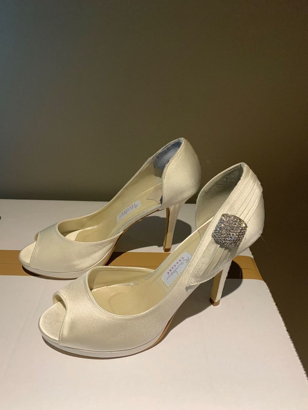 Rainbow Scarpe da donna: Hochzeitsschuhe Rainbow Couture – Nuovo (secondo la descrizione) da Schellenberg venduto da joy116