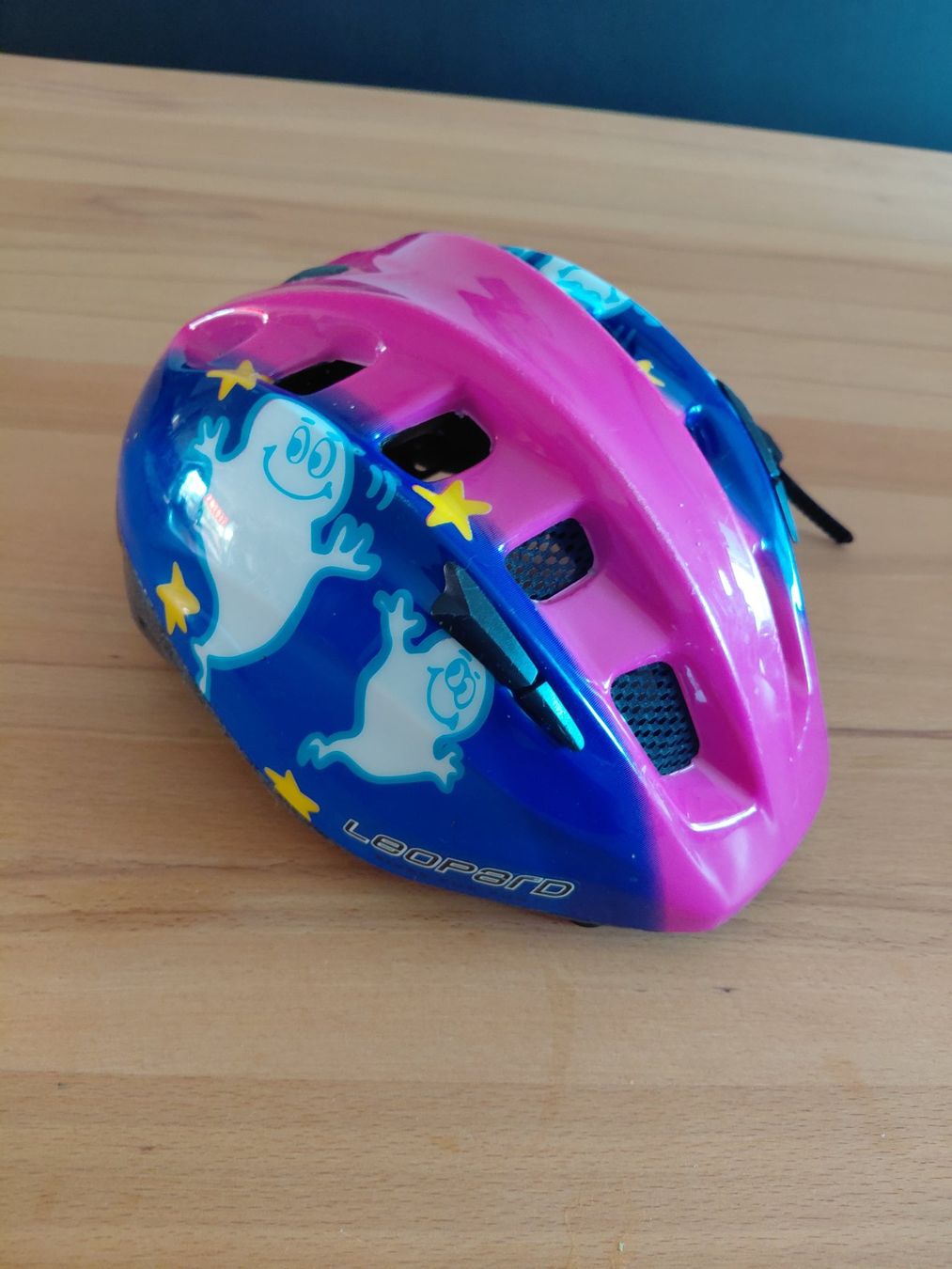 Caschi: Kinder Fahrradhelm Leopard mit – Usato da Zürich venduto da Grancanaria
