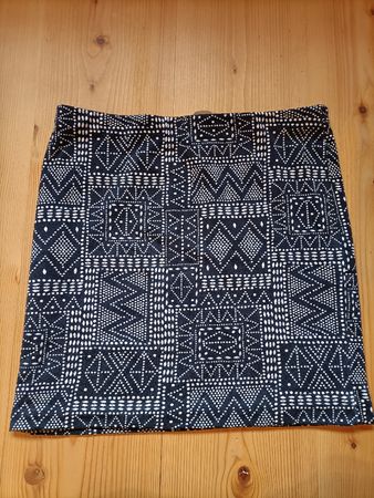 H&M Rock Gr. S Muster schwarz weiss Bohemian Look