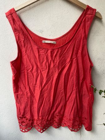 Débardeur rouge Sfera taille M avec broderie