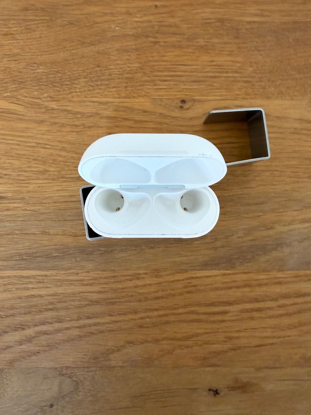 Apple Kopfhörer: APPLE AirPods 4 Charging Case – Gebraucht aus Lausanne von Nine1982 1