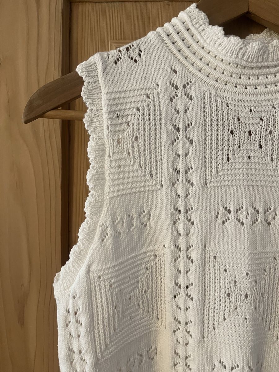 Top: AWARE Stricktop Oberteil Gr. S 60% Baumwolle Häckeltop – Usato da Zürich venduto da MrsWollishofen 1