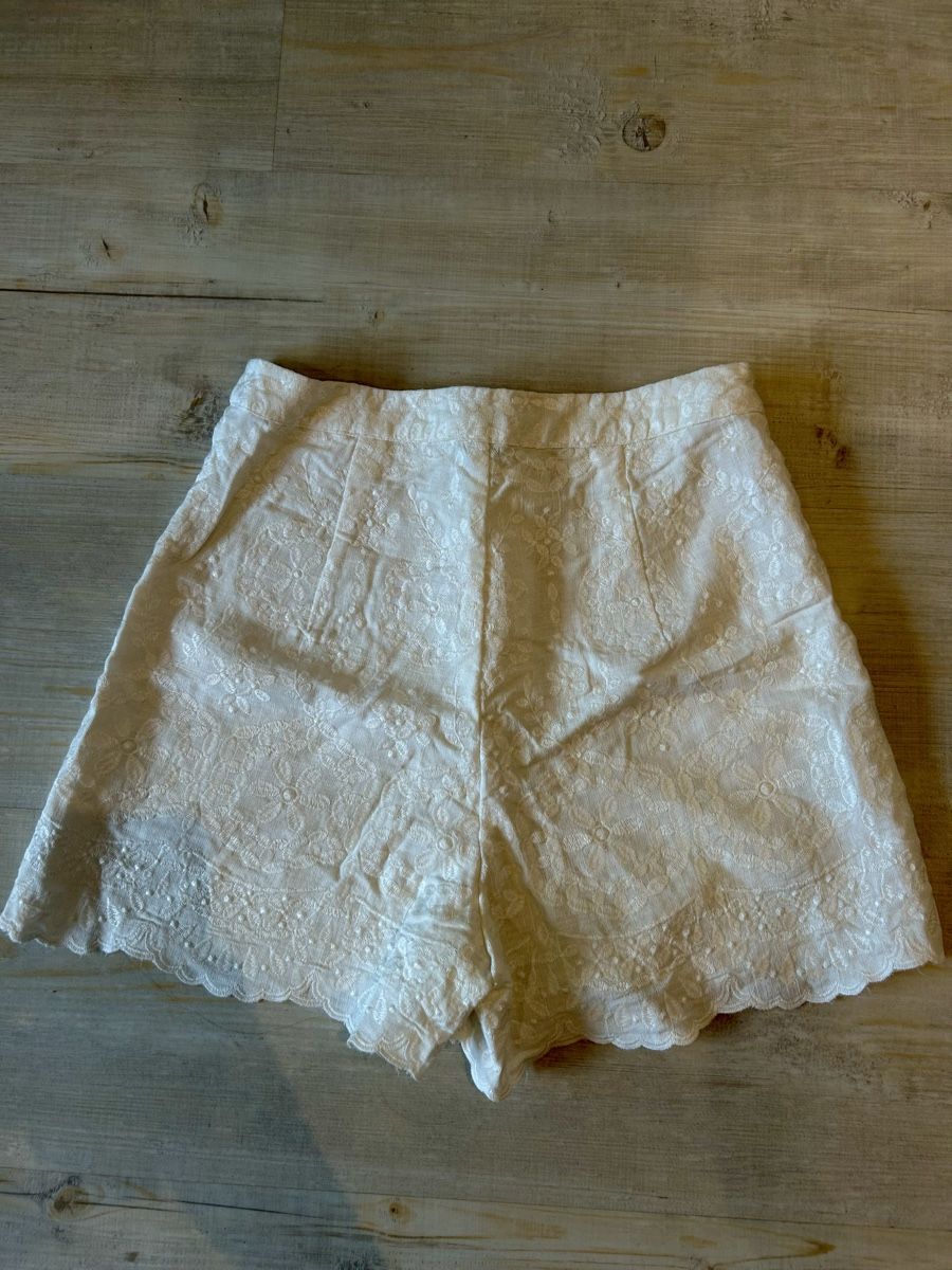 Pantalons: Kurze weisse Hosen – Neuf (Voir description) à Jona par caro_schaf 1