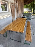 Gartentisch mit Bänken Holz Metall gebrauchter Zustand