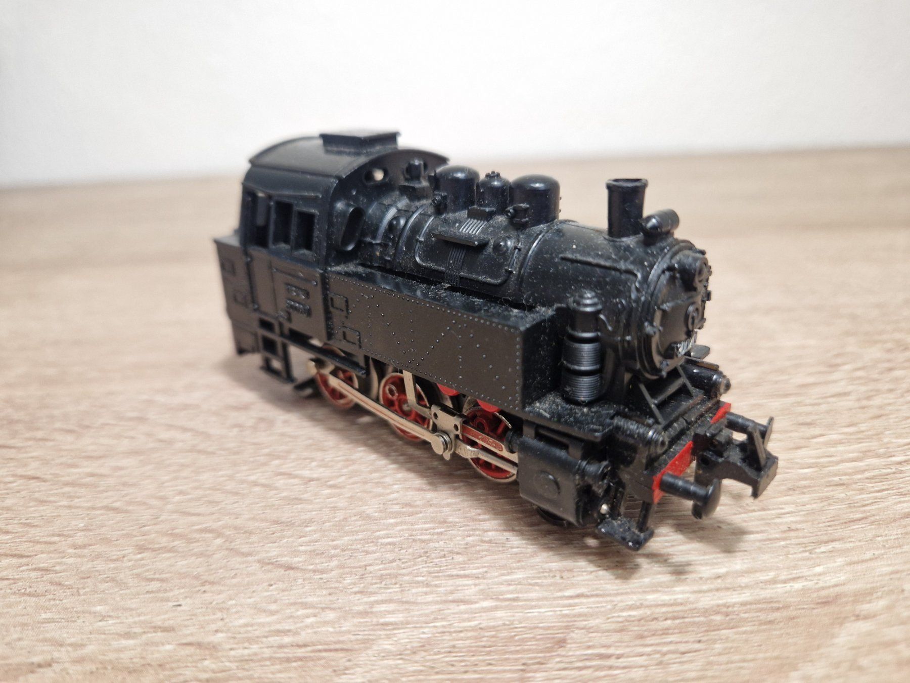 Trix Modellini di ferrovie: Trix Dampflok 80020 H0 – Difettoso da St-Aubin-Sauges venduto da Lo_Go 2