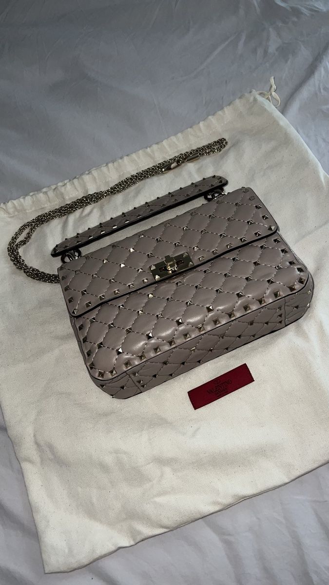 Valentino Borse da donna: Valentino Garavani Medium Nappa Rockstud Spike Bag – Nuovo (secondo la descrizione) da Zürich venduto da Caro911 9