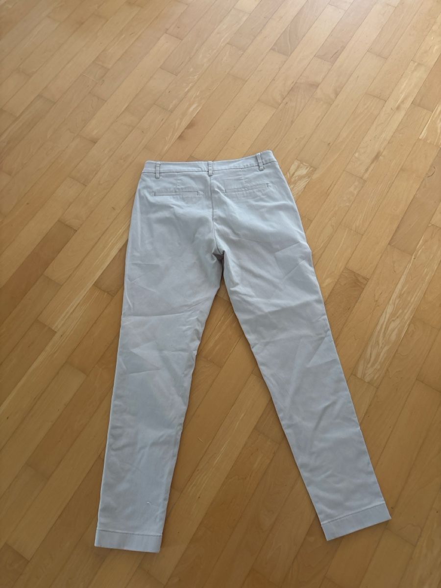 Comma Hosen: Chino Hose Comma beige  Gr 36  – Gebraucht aus Embrach von Dmoney 2