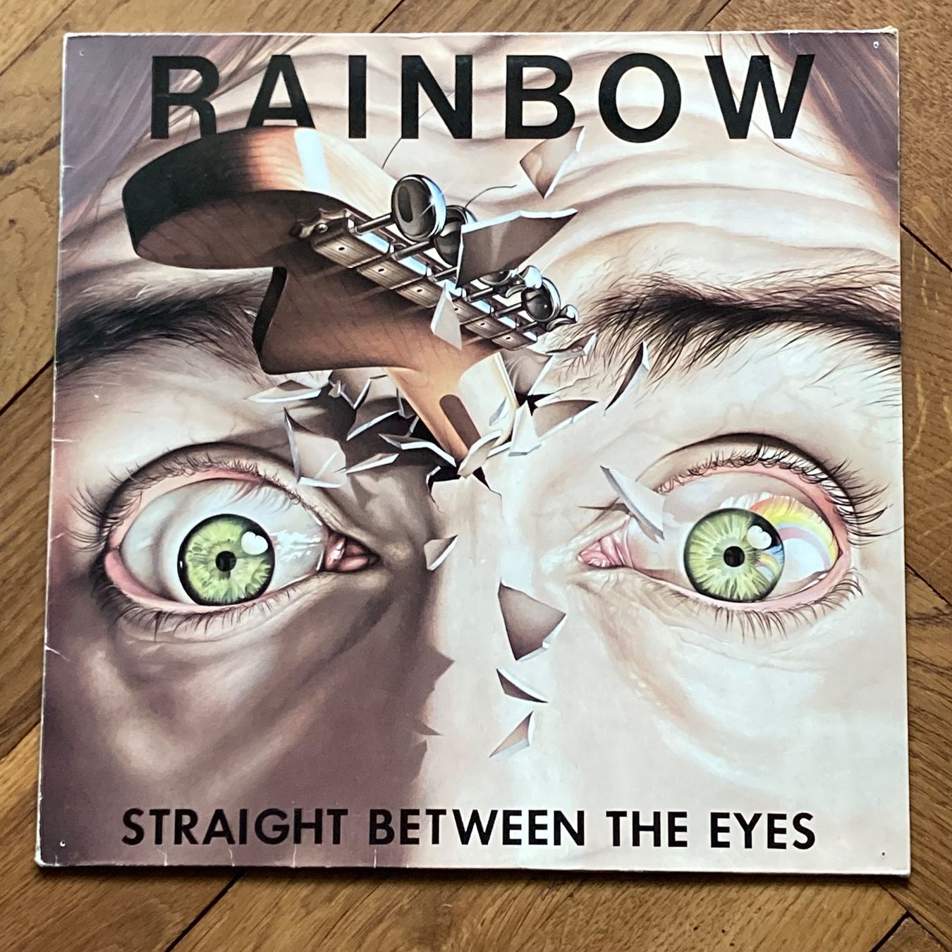 Dischi in vinile: Rainbow - Straight Between The Eyes, LP – Usato da Bern venduto da Ntsamina