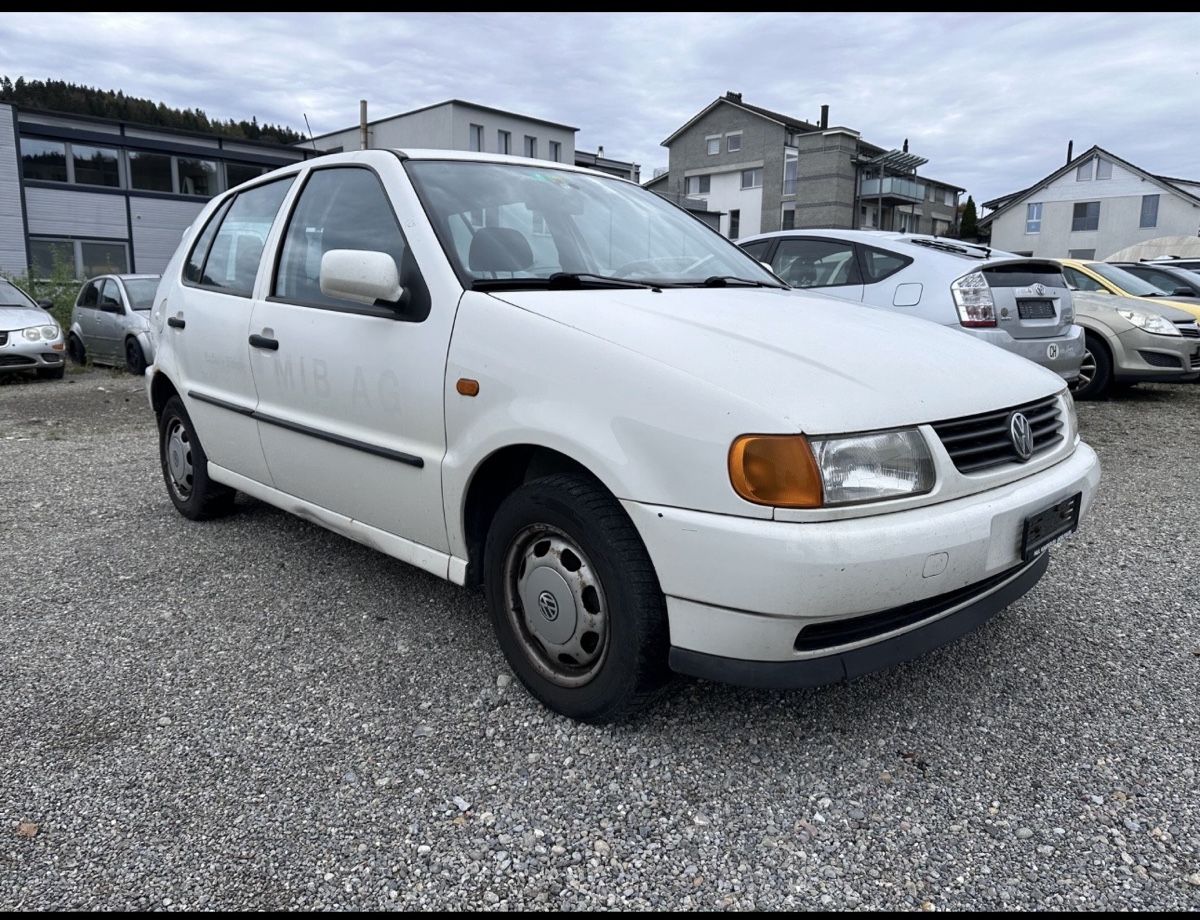 VW Automobili: VW Polo 60 – Difettoso da Balterswil venduto da 899 6