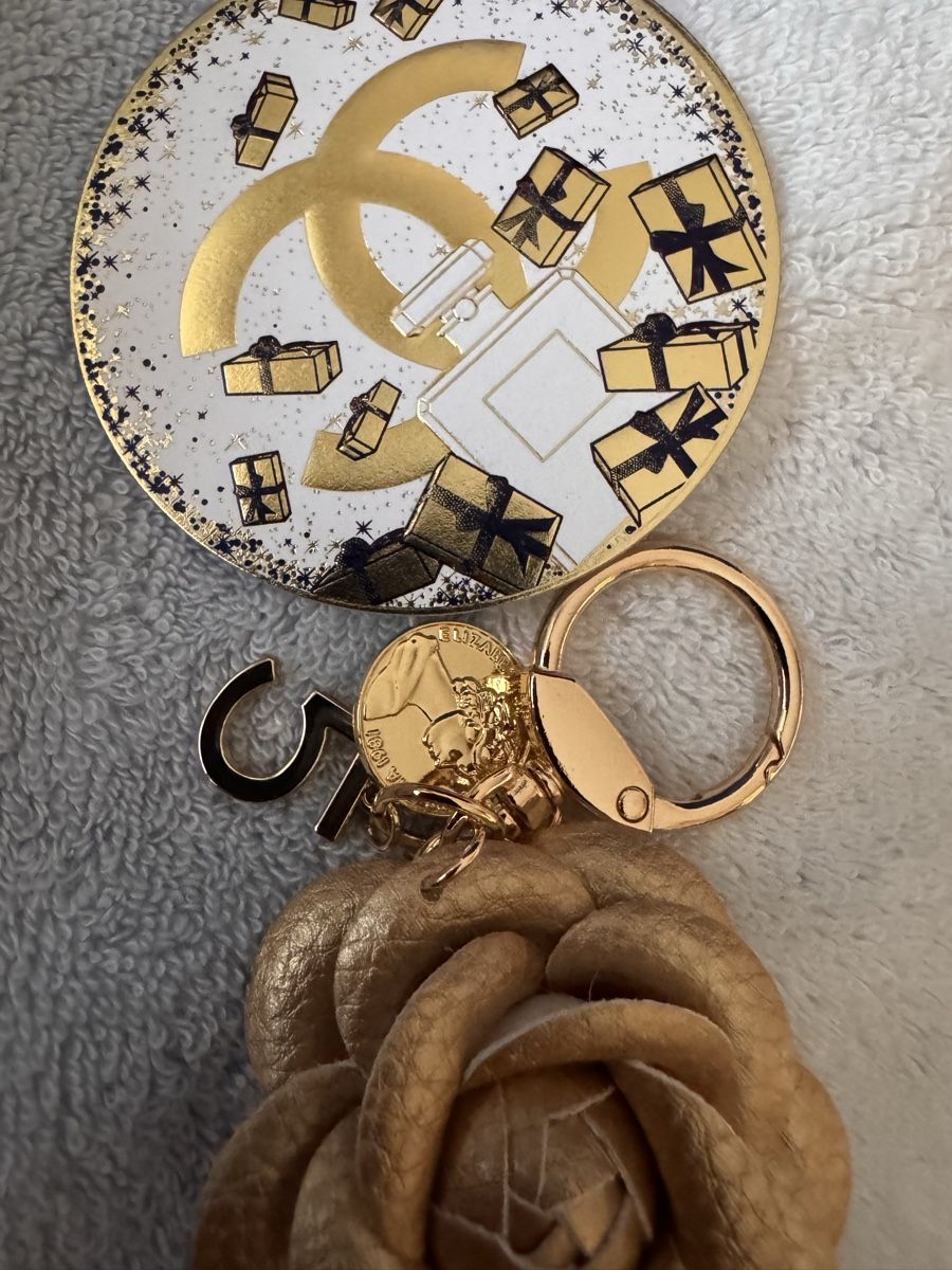 Chanel Portachiavi: Chanel porte clefs camélia et breloque N5 – Nuovo (secondo la descrizione) da Genève venduto da HappyLifestyle 3