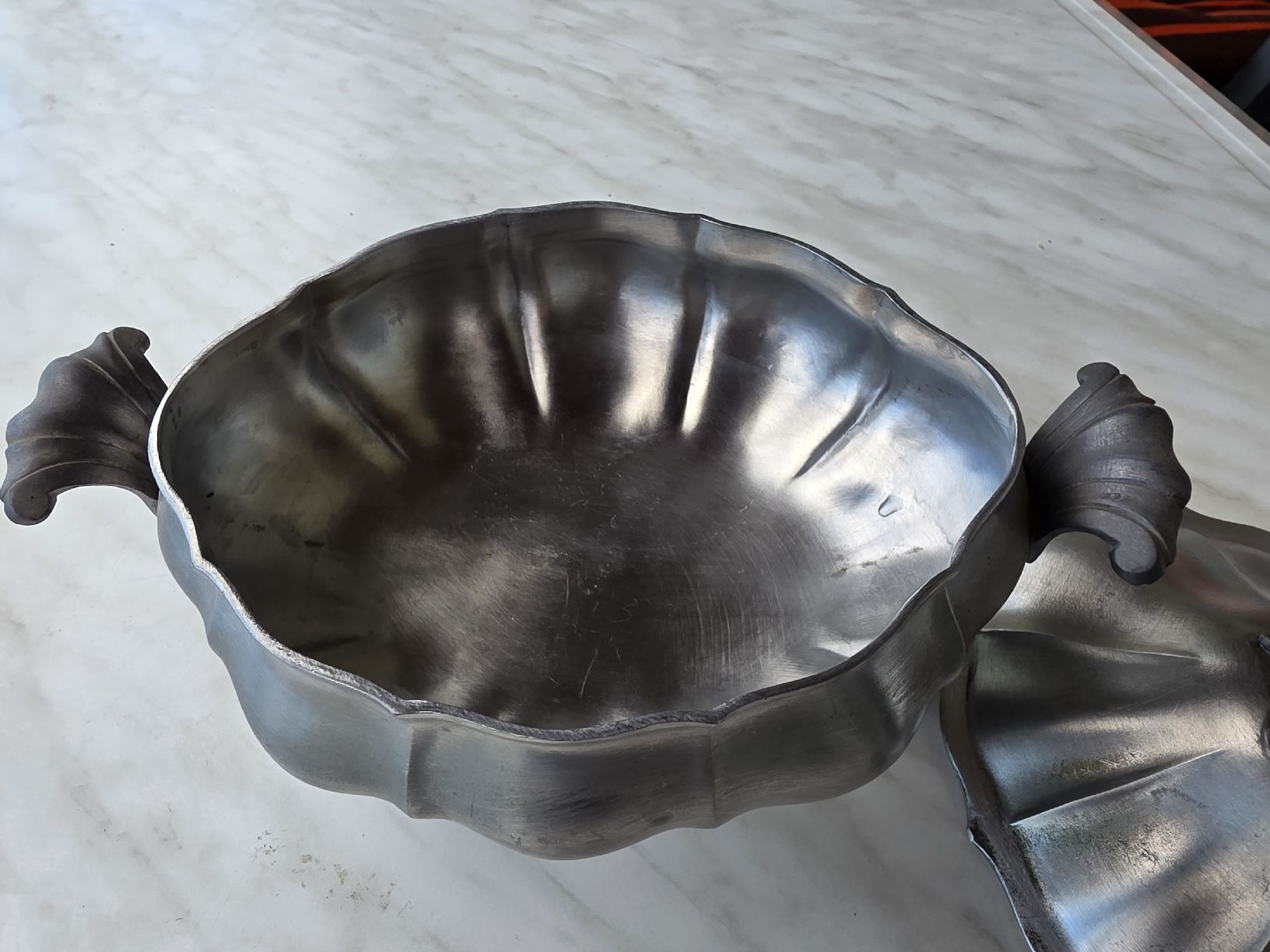 Piatti di portata: Vintage Pewter Soup Tureen with Lid. – Nuovo (secondo la descrizione) da Hinwil venduto da Ehretstock8 1
