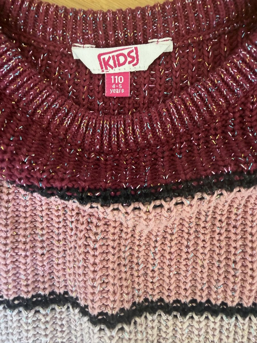 Maglioni & Felpe: Kinder Pullover gestreift mit Glitzer Grösse 110 bunt – Usato da Bern venduto da Elisa64 1