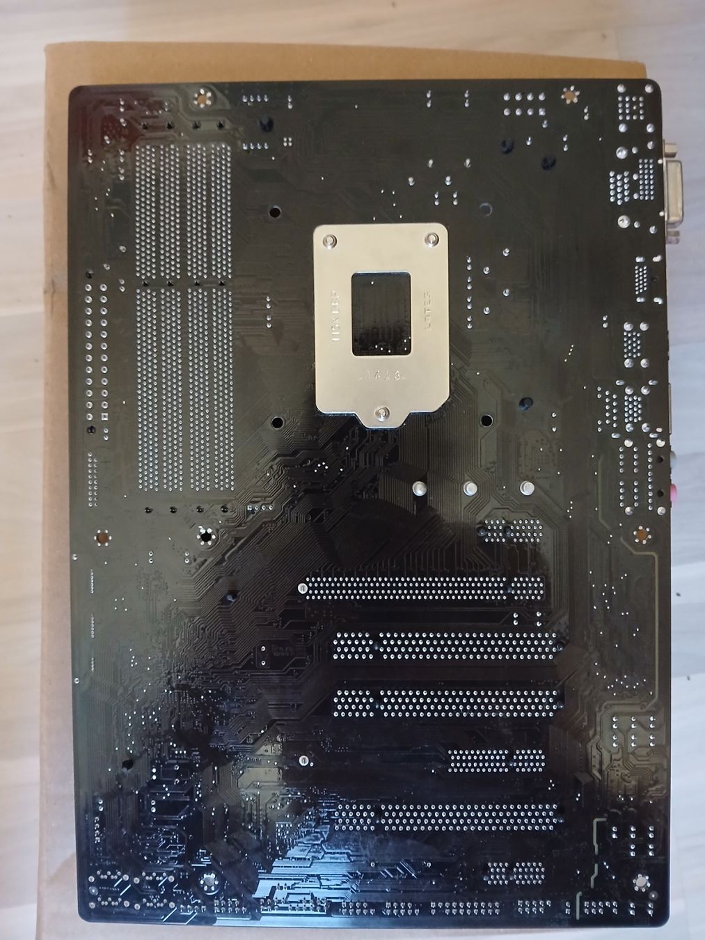 Gigabyte Schede madri: Gigabyte GA-H97-D3H DEFEKT / Bootloop Pins OK – Usato da Reinach AG venduto da gra_dvs5 3