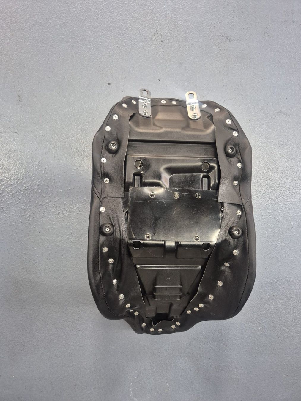 Harley-Davidson Tutti i ricambio per moto: Harley Davidson Street Glide Sattel – Usato da Alpnach Dorf venduto da Motorrad-Girl 1