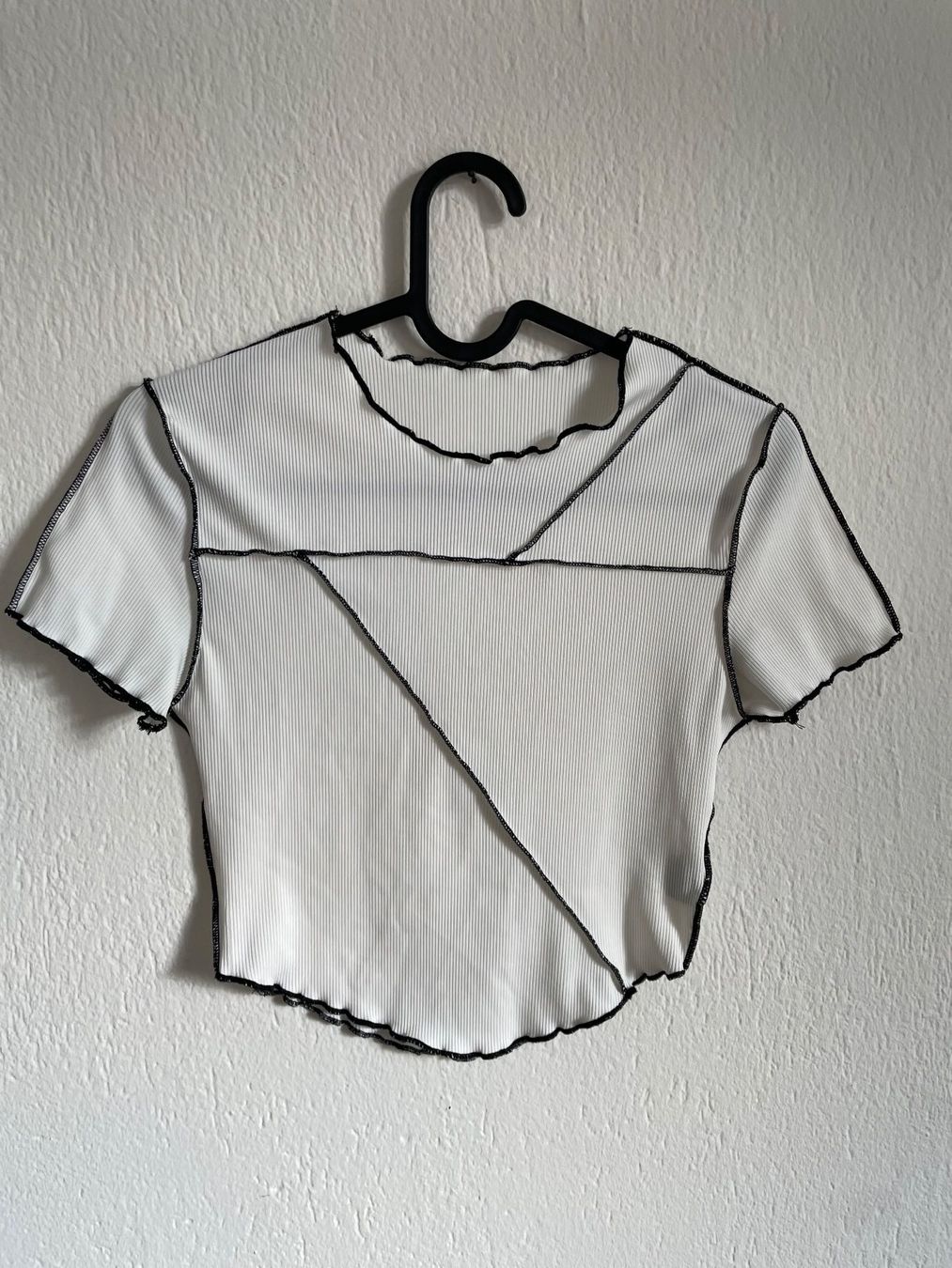 Shein Top: Crop Top, weiss, gerippt - S – Usato da St Gallen venduto da Giidi