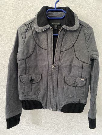 Gefütterte Jacke von MANGO in Grösse S. Neuwertig!