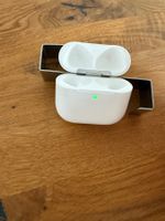 APPLE AirPods 4 Charging Case